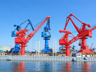 湖北新冶特钢公司35吨浮式起重机（趸船）